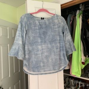 Blue and white 3/4 sleeve top!